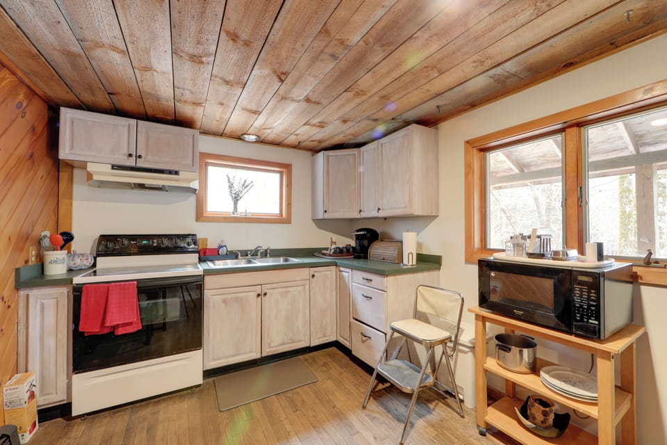 House (2 Bedrooms) | Interior