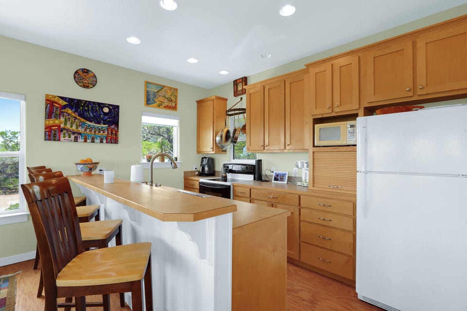 Additional seating at the breakfast bar