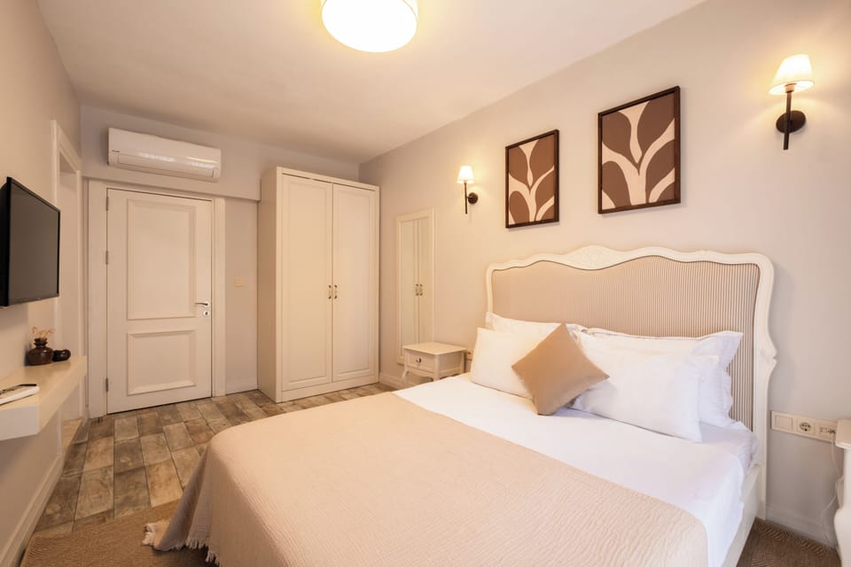 Standard Double Room, City View | Premium bedding, minibar, free WiFi, bed sheets