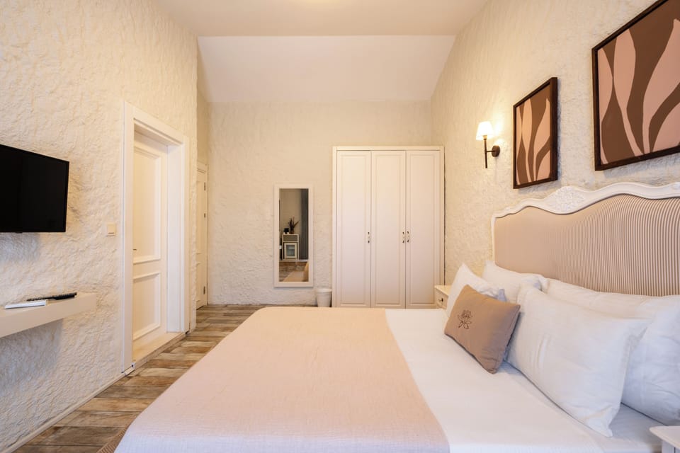 Deluxe Double Room, Terrace, City View | Premium bedding, minibar, free WiFi, bed sheets