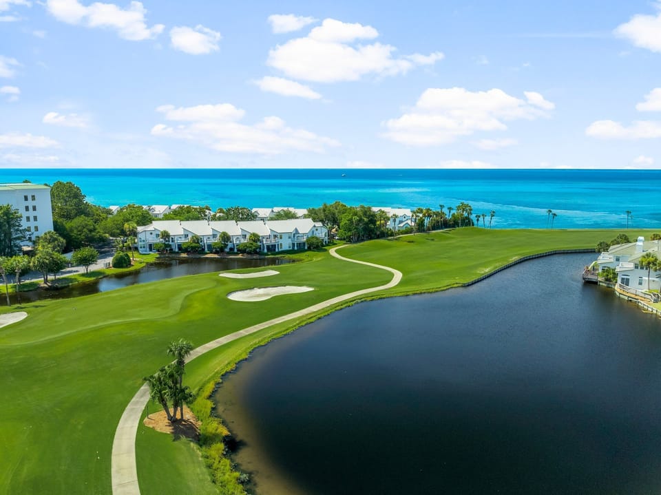 Beautiful Harbour Point Community