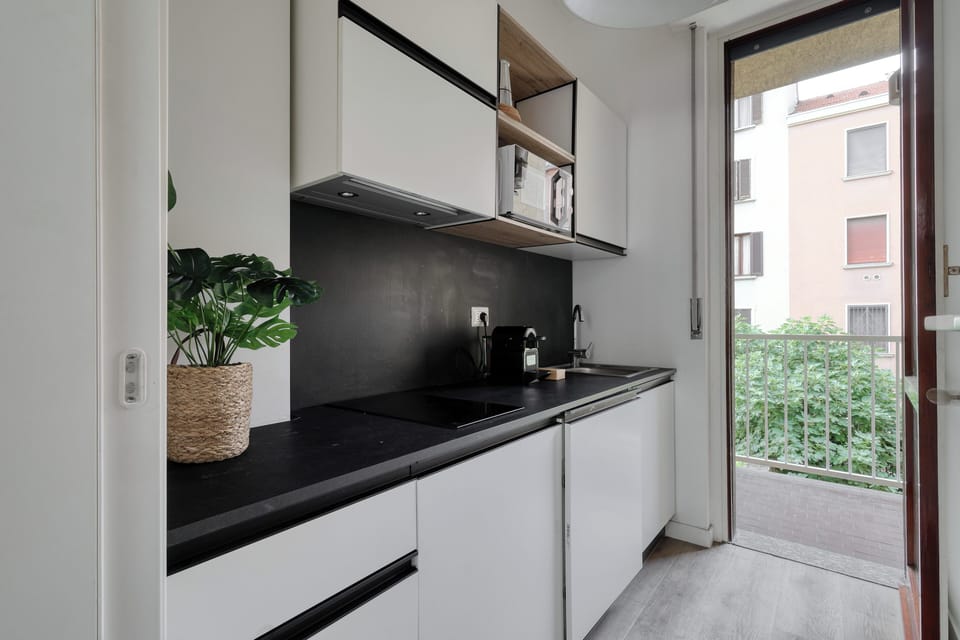 Apartment, 2 Bedrooms, Balcony | Private kitchen | Fridge, microwave, oven, stovetop