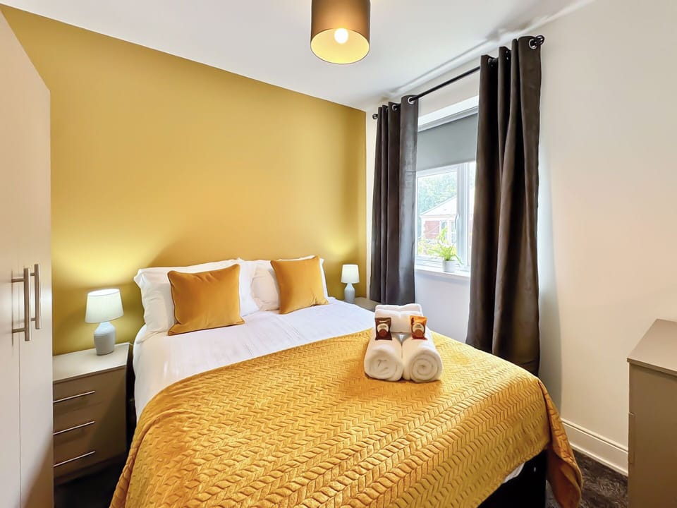 3 Bedroom Brandon Grove Apartment in Newcastle upon Tyne