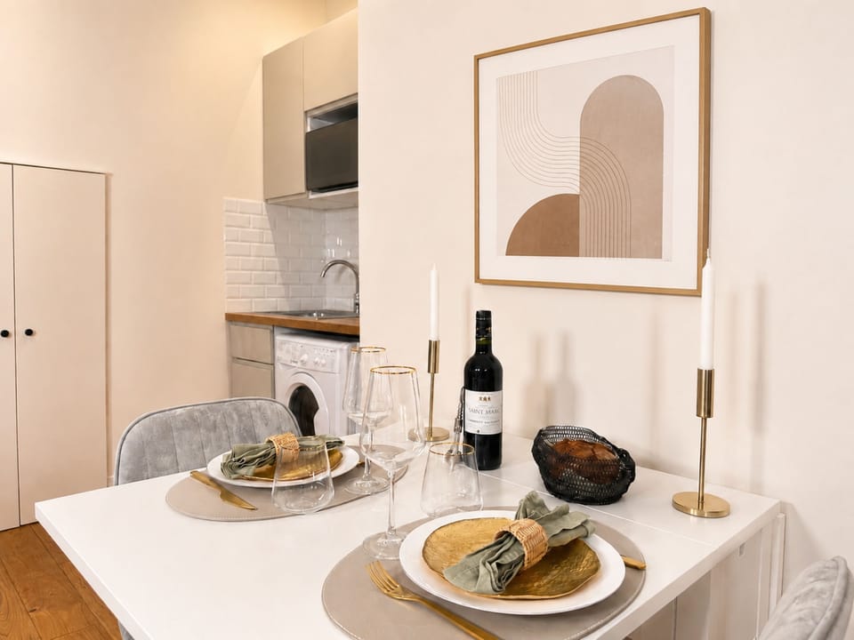 Premium Studio, Courtyard View | Private kitchen | Espresso maker, electric kettle, toaster, freezer