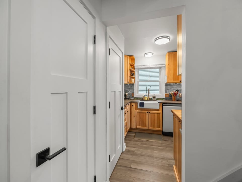 Hallway to kitchen from living room