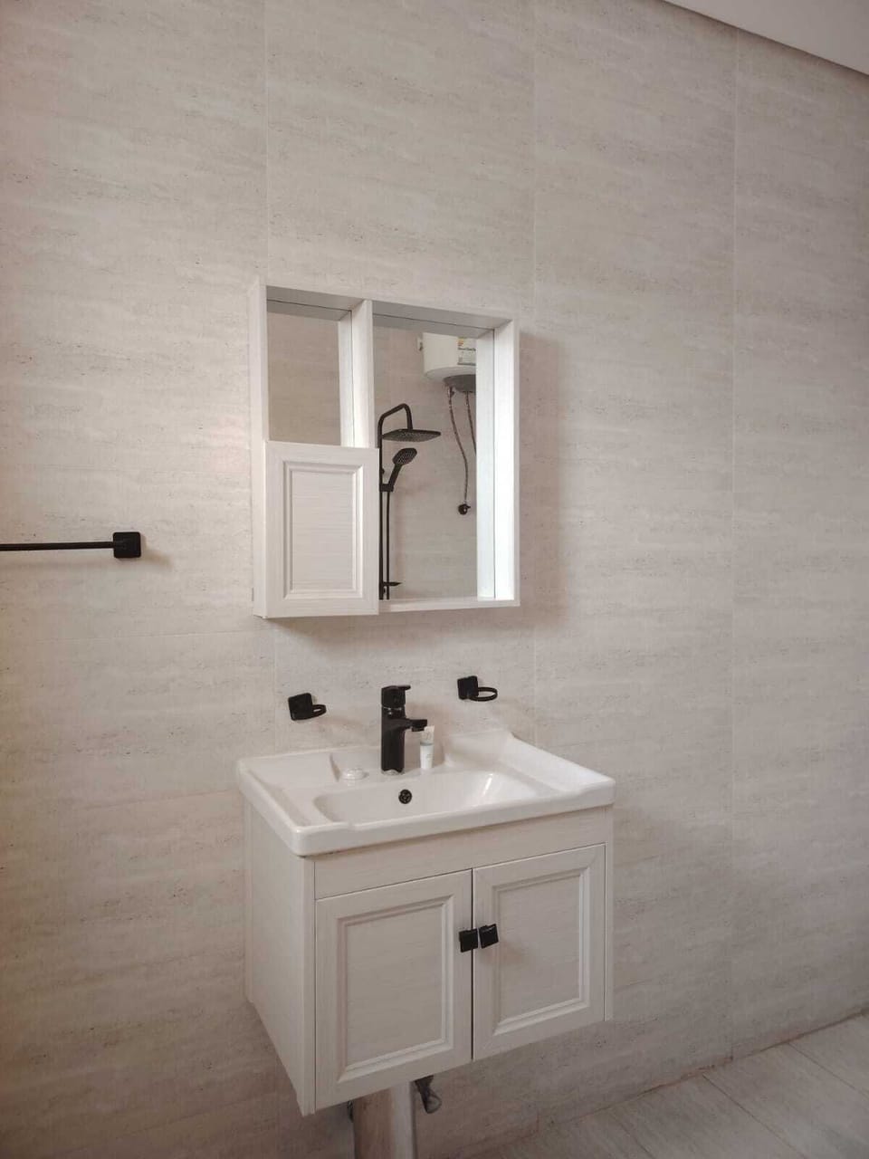 Junior Quadruple Room | Bathroom