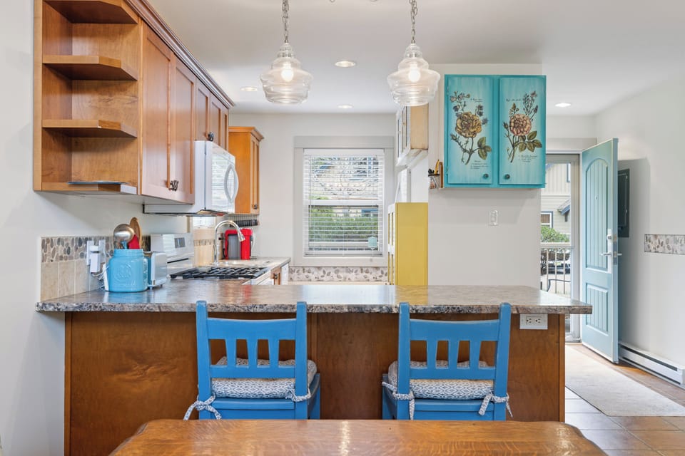 Breakfast bar.
