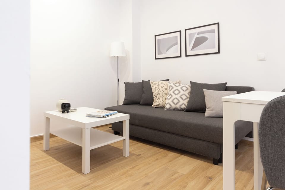 Basic Studio, Patio | Living area