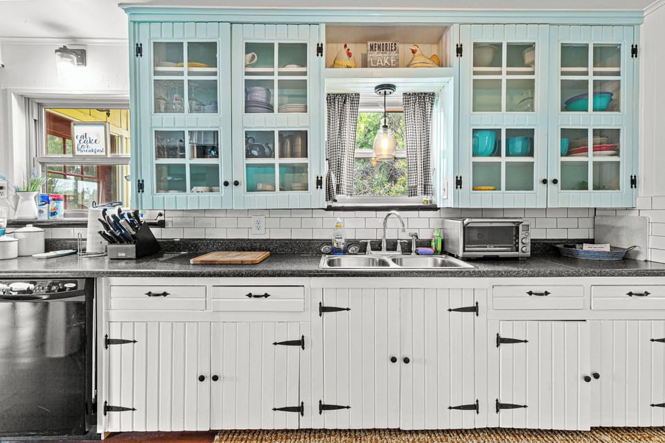 Fully equipped galley kitchen, ready for meals during your stay.