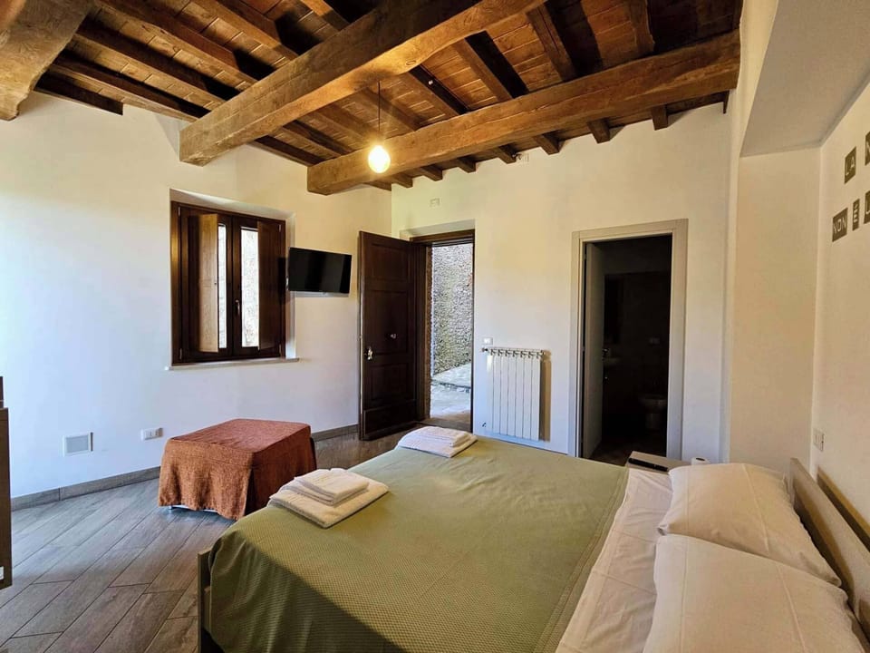 Triple Room, Mountain View | Desk, free WiFi