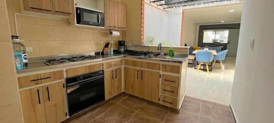 Full size kitchen