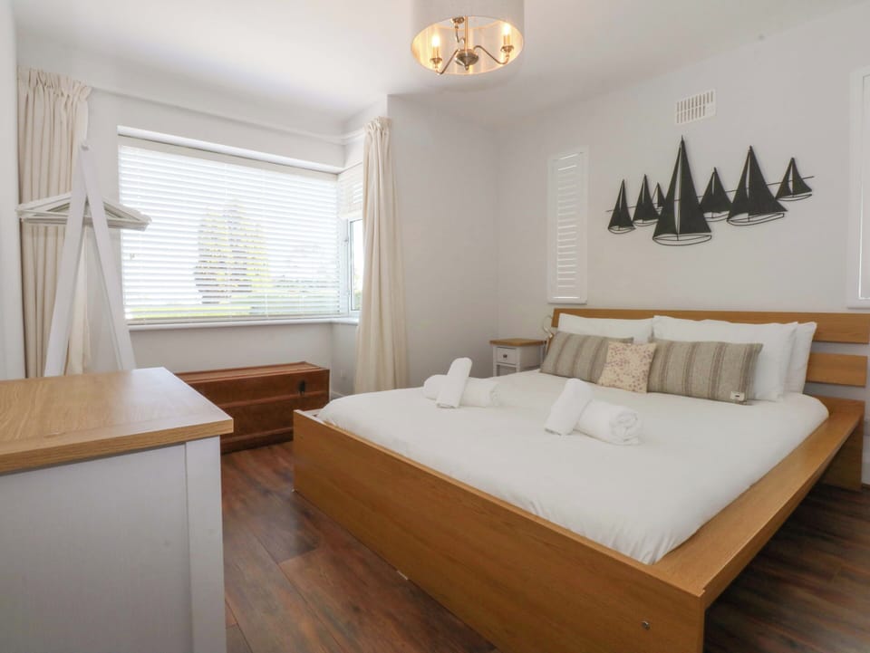 4 bedrooms, individually decorated, individually furnished, free WiFi