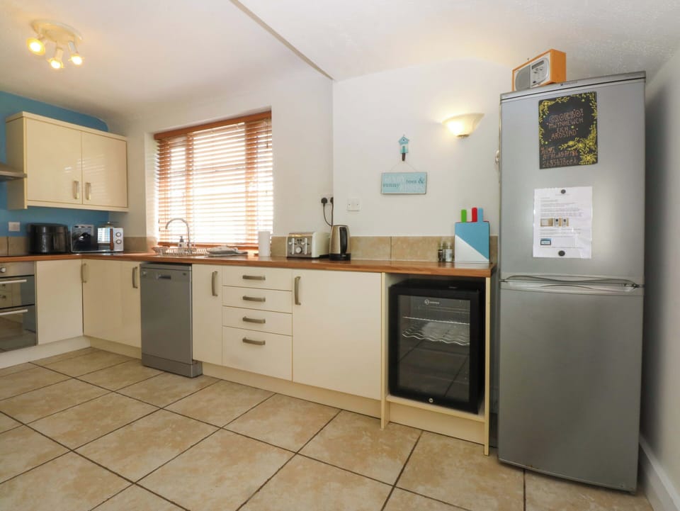 Fridge, microwave, dishwasher, toaster