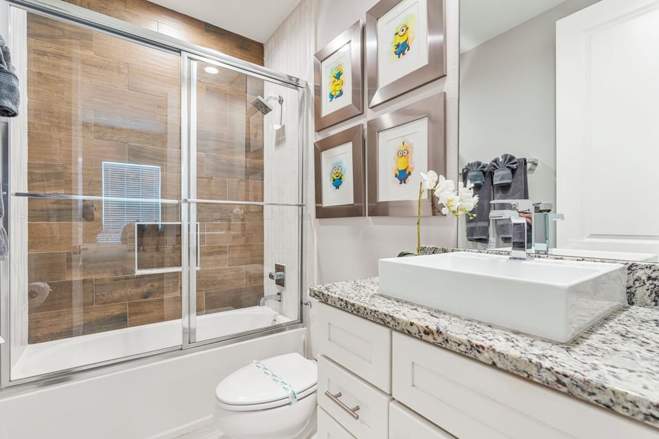 13-Bathroom 2.jpg