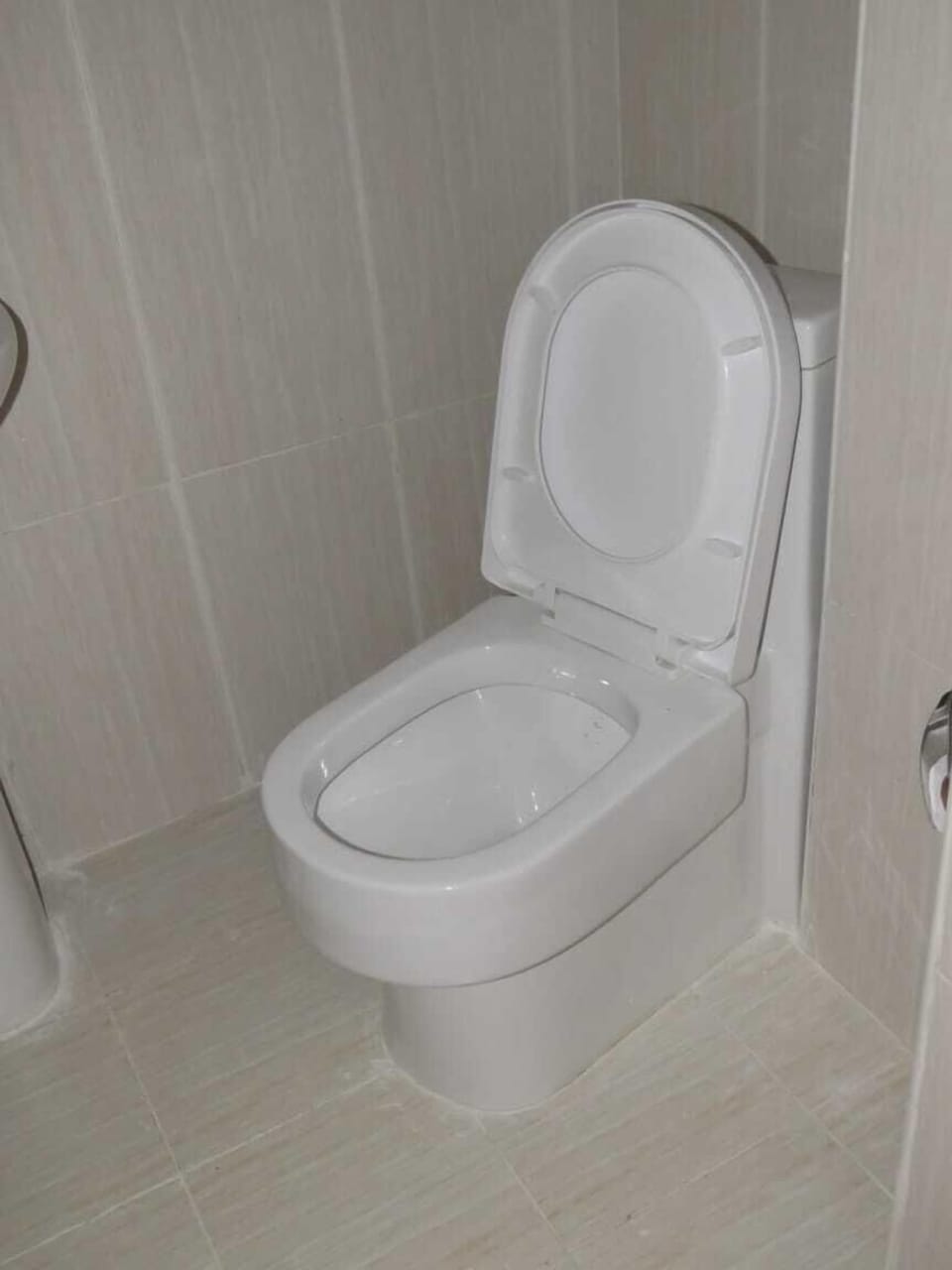 Luxury Studio Suite, Beach View | Bathroom | Slippers