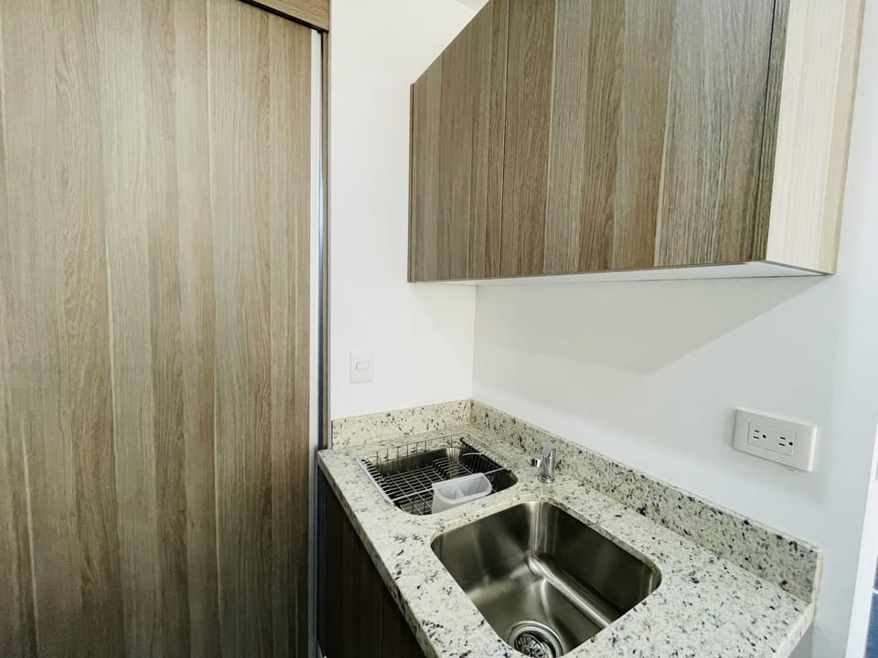 Tropical Condo - Close to Beach and Waterpark! (1120)