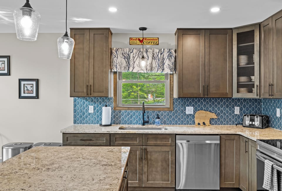Kitchen | Dishwasher | 2nd Floor