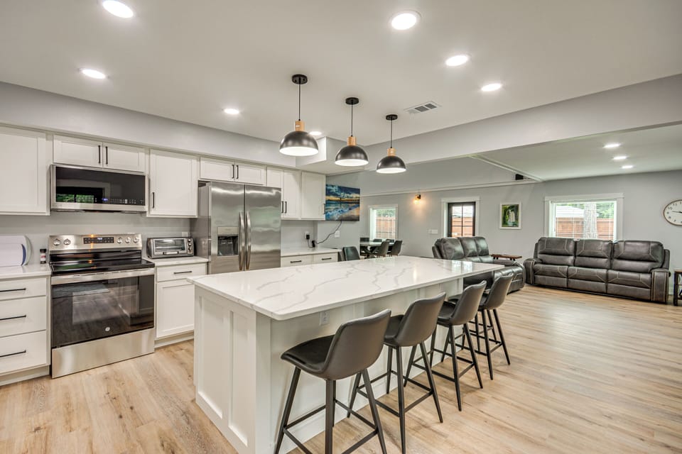 Kitchen | Drip Coffee Maker | Dishwasher | Toaster Oven | 1st Floor
