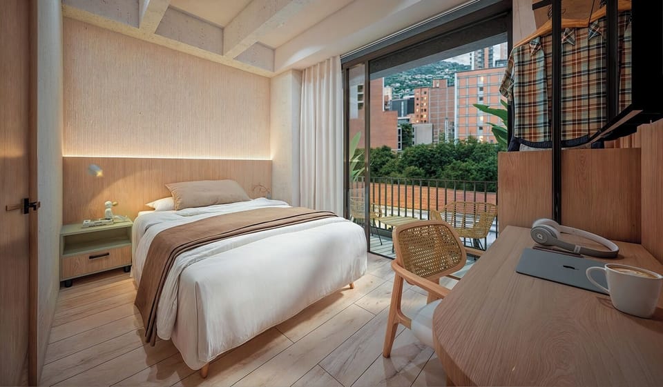 Deluxe Room, Park View | Desk, laptop workspace, soundproofing, free WiFi