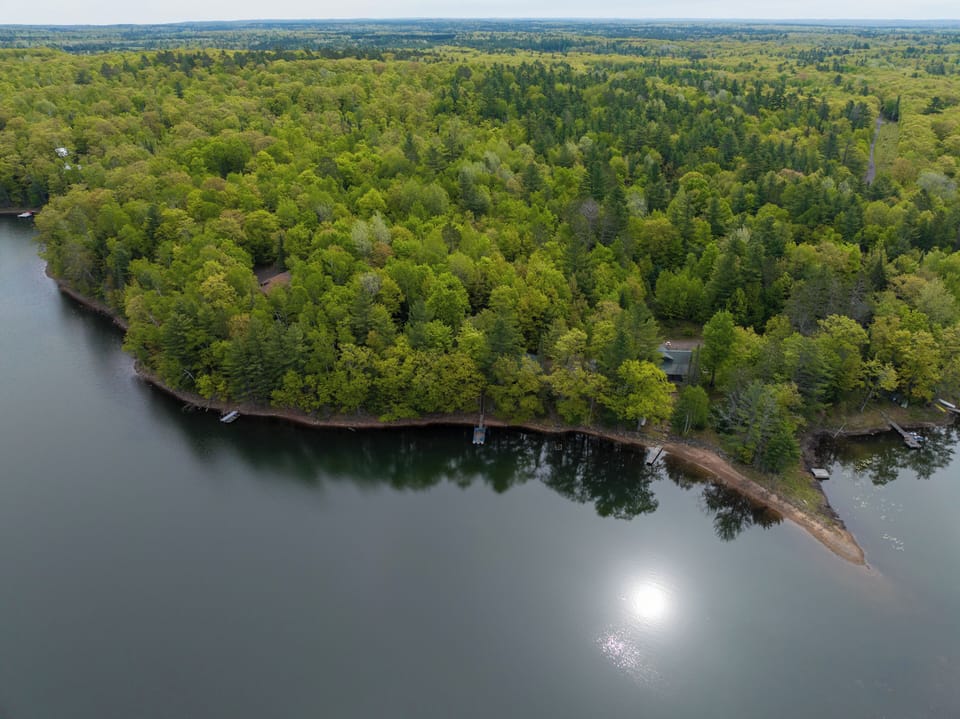 The natural beauty of the area makes Tri-Lakes Hideaway is a silent sport haven, perfect for simply enjoying the great outdoors. Don't miss the chance to experience this idyllic retreat.