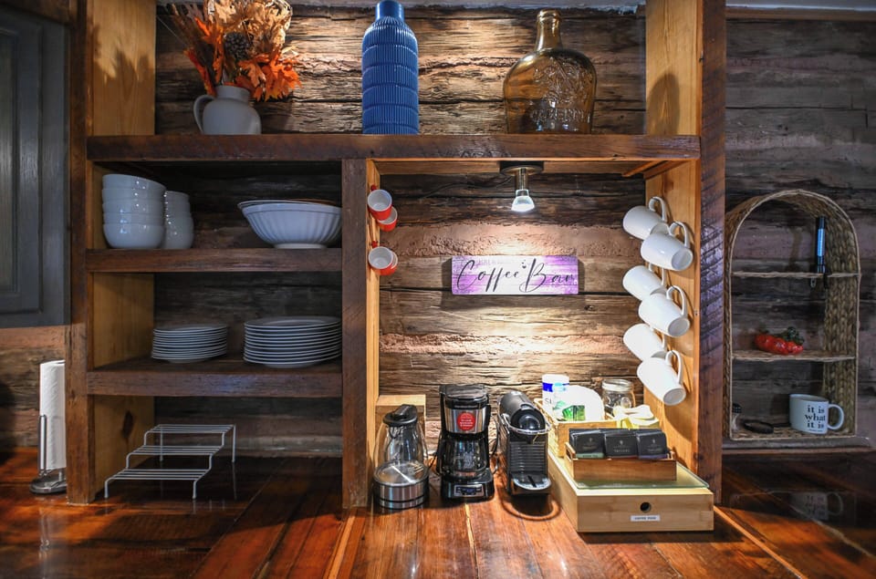 Tea, kettle, creamer. Plus Coffee pods and regular coffee brewing machines