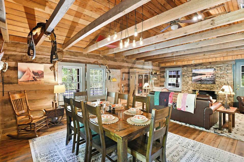 Dining @ 1800s Cherokee Cabin