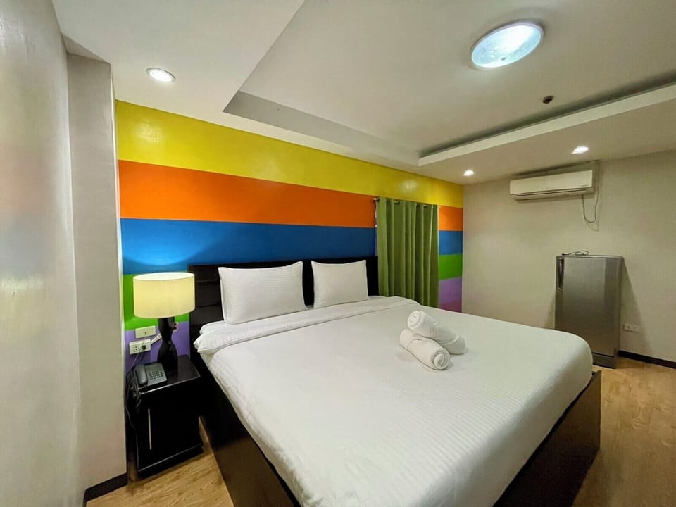 Standard Room | Desk, rollaway beds, bed sheets