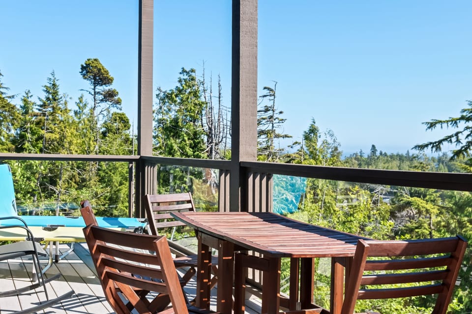 Patio - propane firepit and bbq included (not captured)