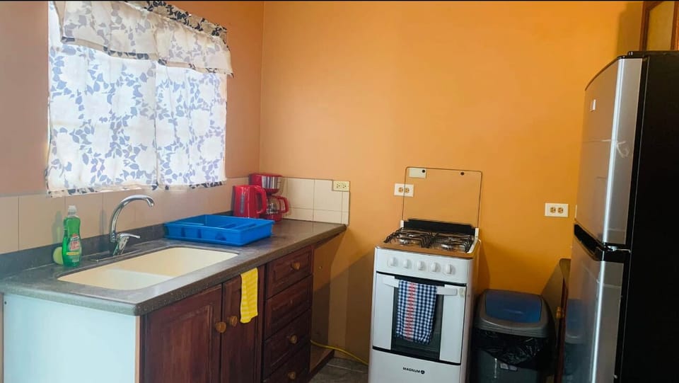 Full kitchen for #5