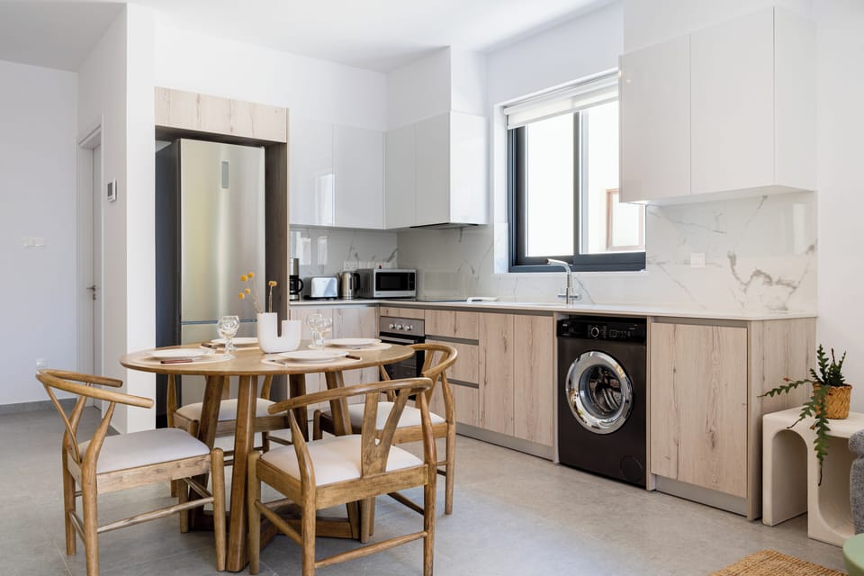 Apartment, 2 Bedrooms, Kitchen, City View | Private kitchen | Espresso maker, coffee/tea maker, full-size fridge, microwave