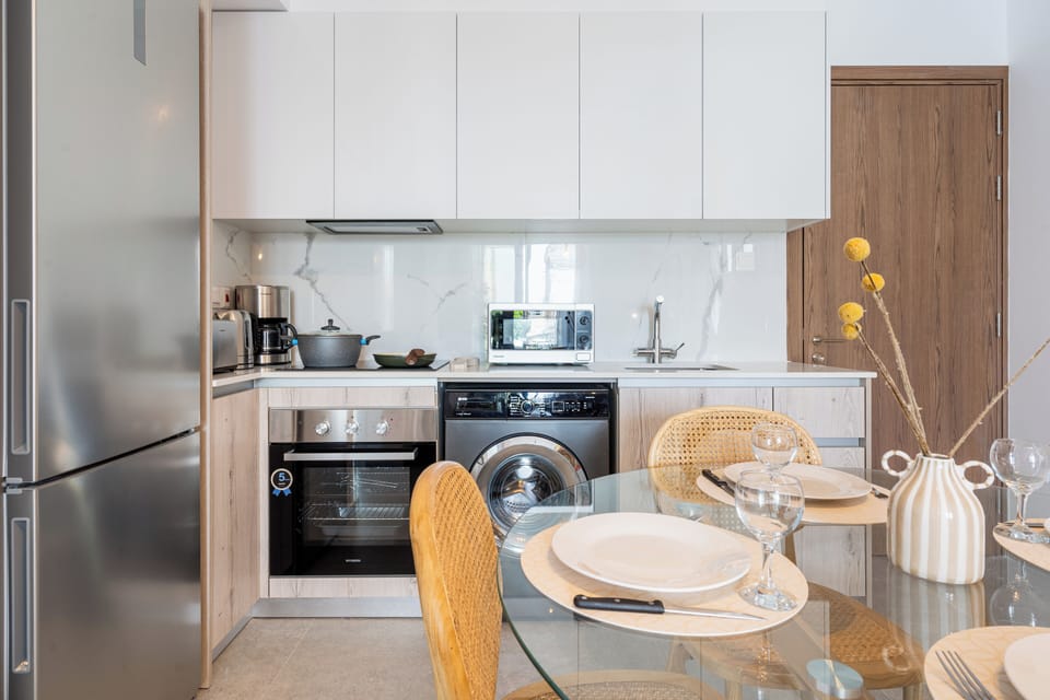 Apartment, 1 Double Bed, Kitchen, City View | Private kitchen | Espresso maker, coffee/tea maker, full-size fridge, microwave