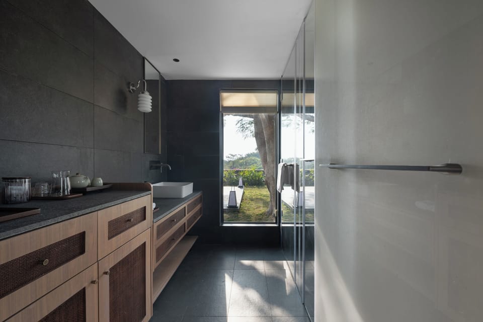 Romantic Double Room, Garden View | Bathroom | Shower, hair dryer, towels, shampoo