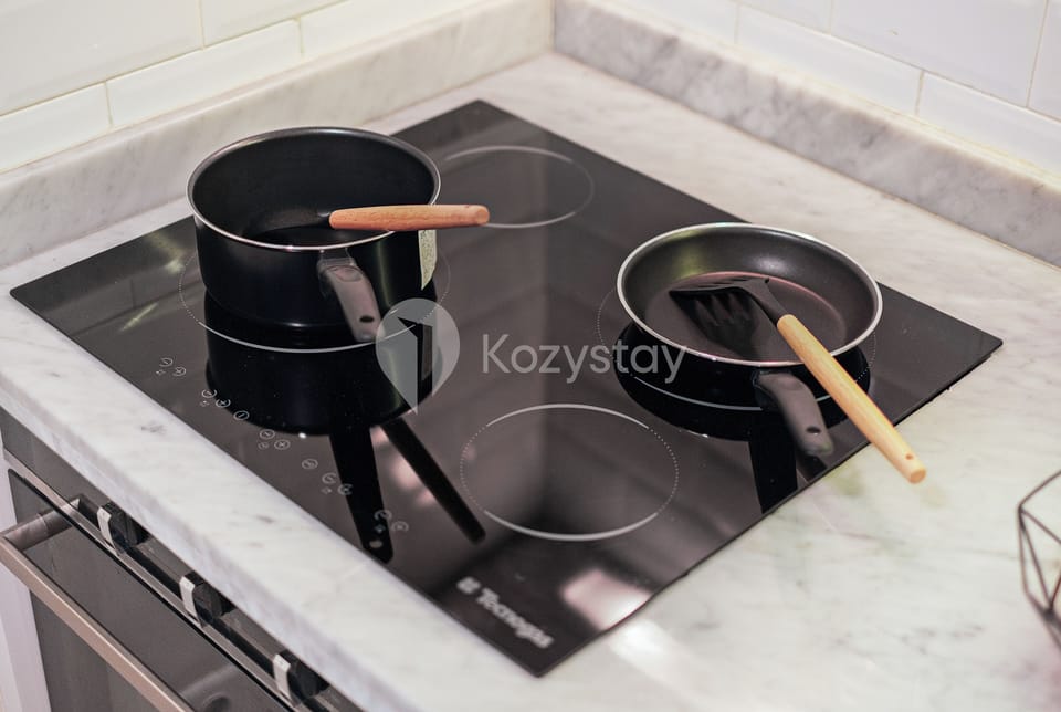 Apartment, 3 Bedrooms, City View | Private kitchen