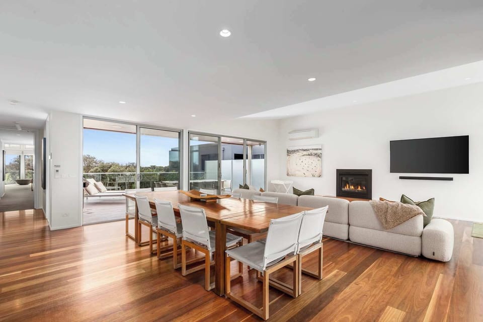 Large dining and loving area, perfect for family gatherings