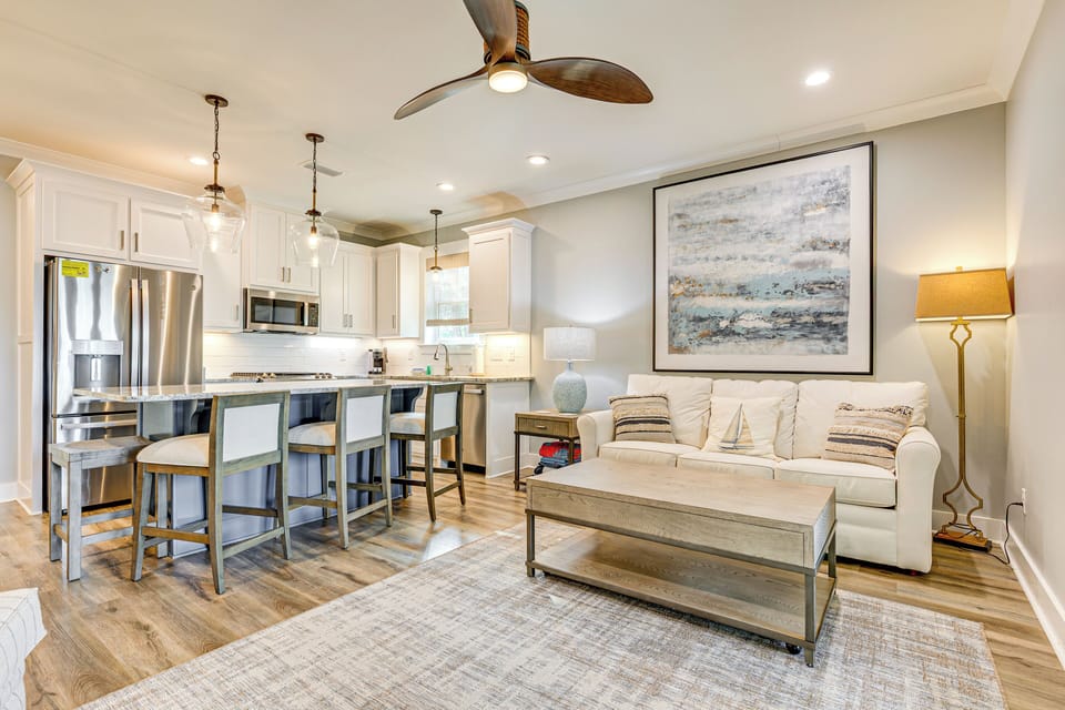 Living Room | Queen Sleeper Sofa | Central A/C & Heating | Free WiFi