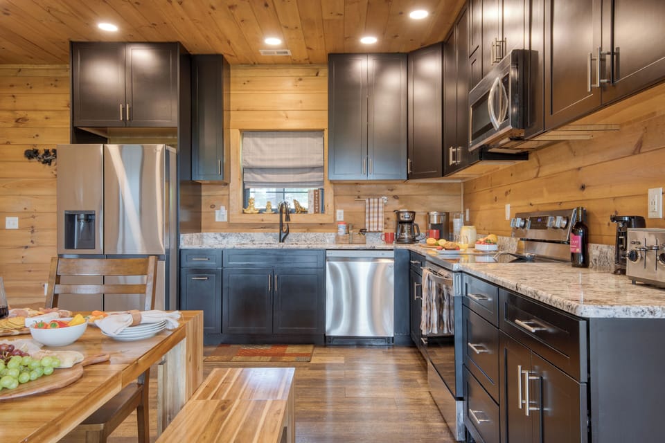 Fully equipped kitchen.