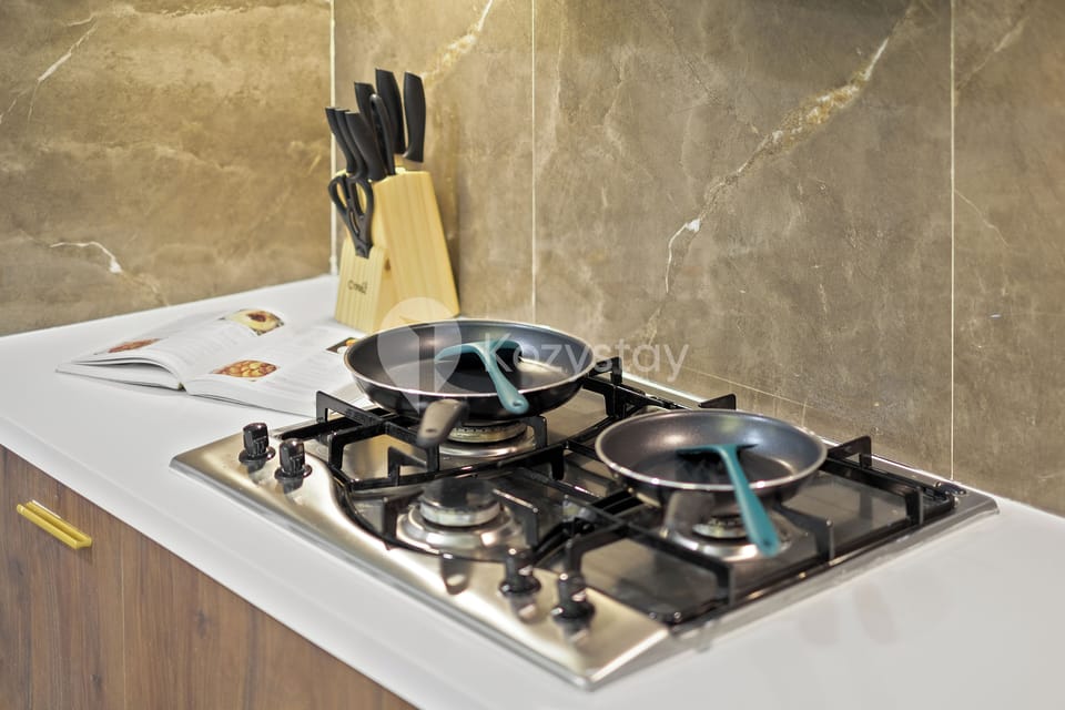 Apartment, 2 Bedrooms, City View | Private kitchen