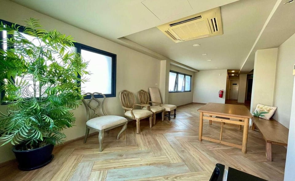 Entrance / Reception