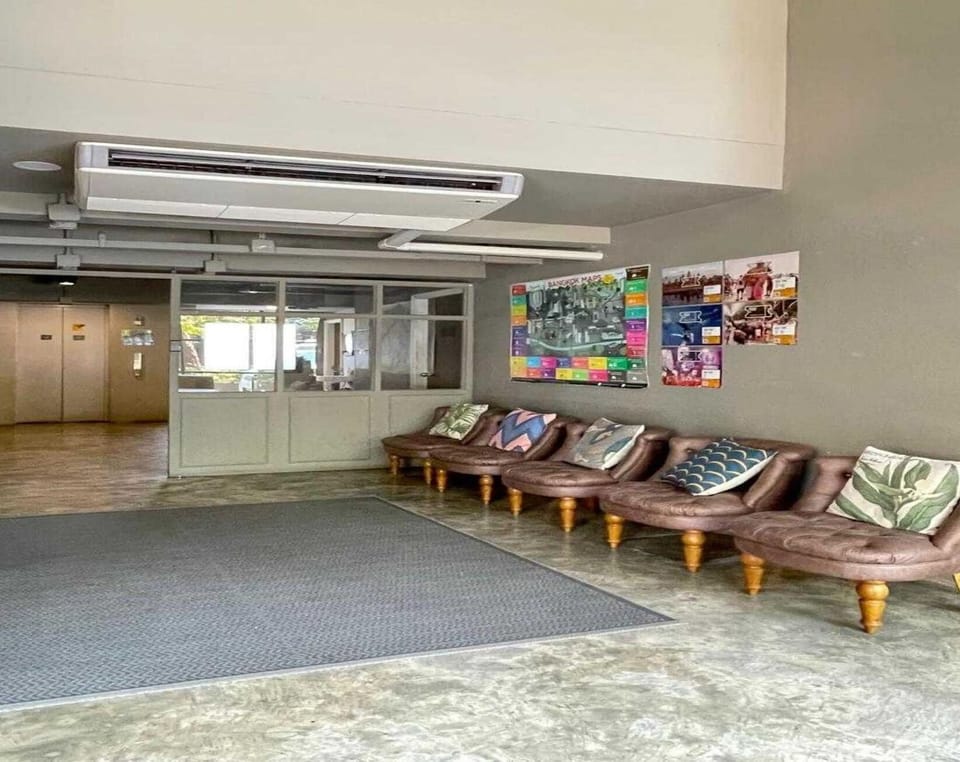 Entrance / Reception