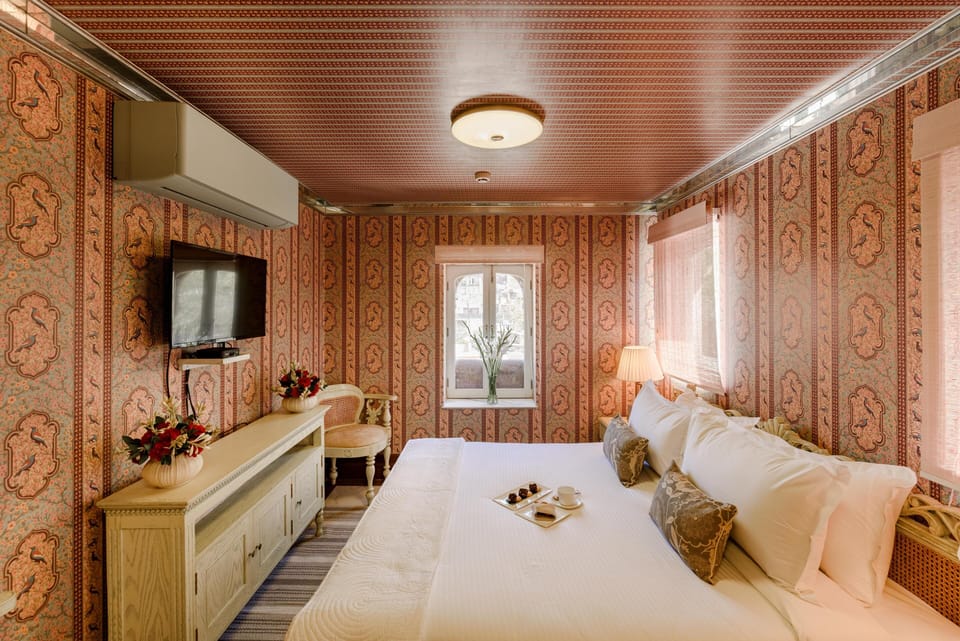 Deluxe Double Room, Hill View | Blackout drapes, soundproofing, iron/ironing board, free WiFi