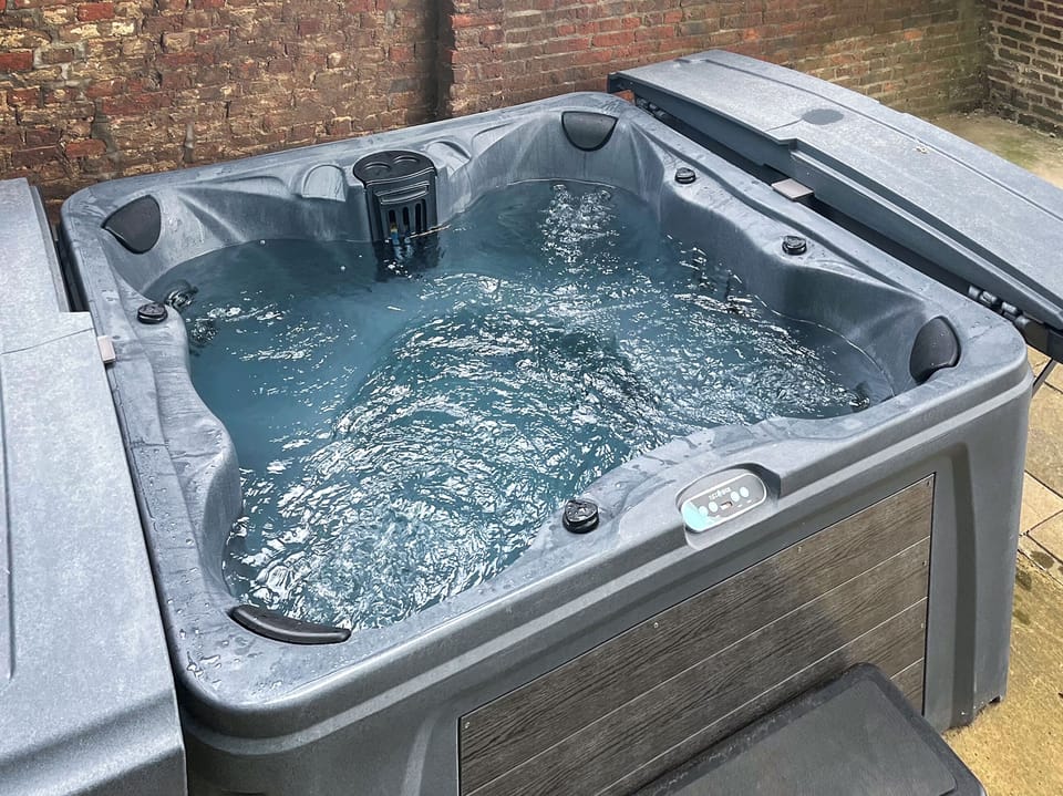 Hot tub | Crawfords Farm, Wyberton