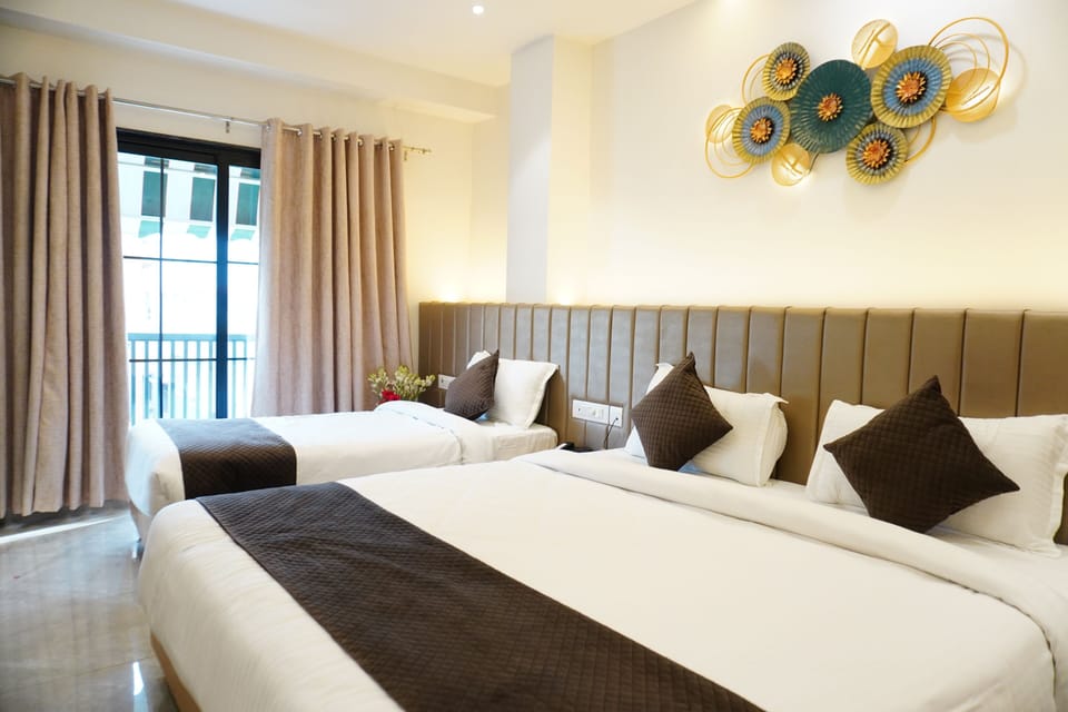 Executive Room | Bathroom | Designer toiletries, hair dryer, bathrobes, slippers