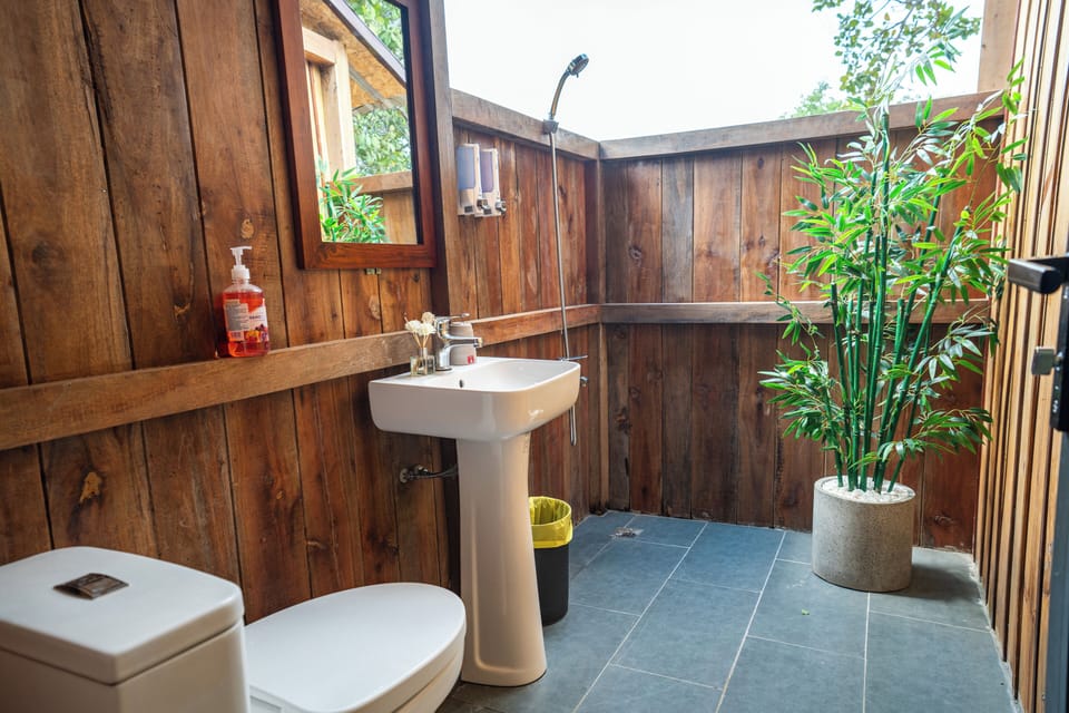 Design Tree House, Balcony, Garden View | Bathroom | Free toiletries, hair dryer, slippers, towels