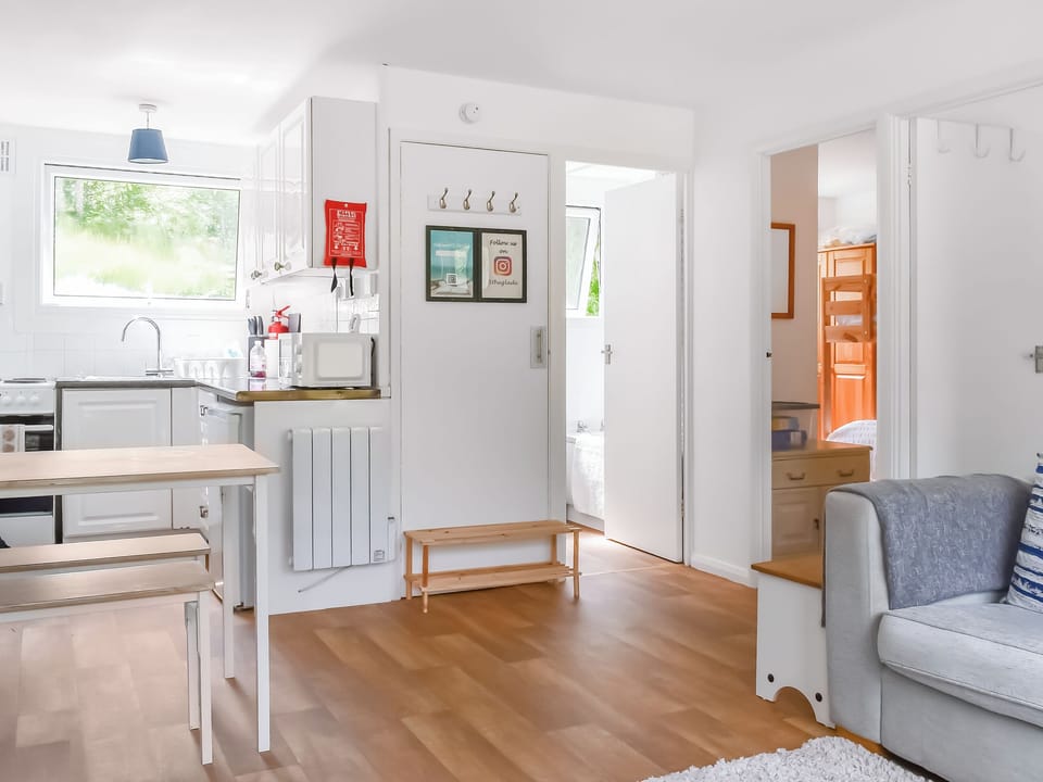 Open plan living space | 5 The Glade, Bude