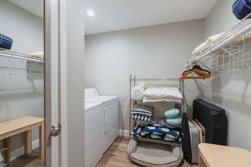 Enjoy the convenience of an in-unit laundry room – perfect for extended stays and beach days alike!