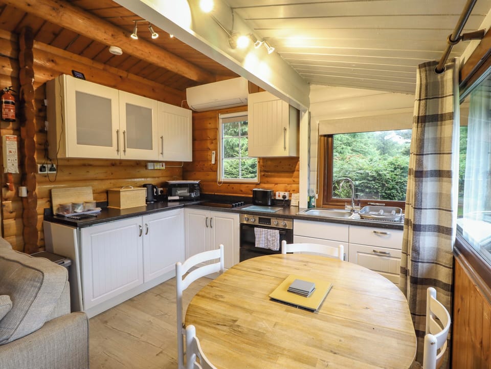 Cookware/dishes/utensils