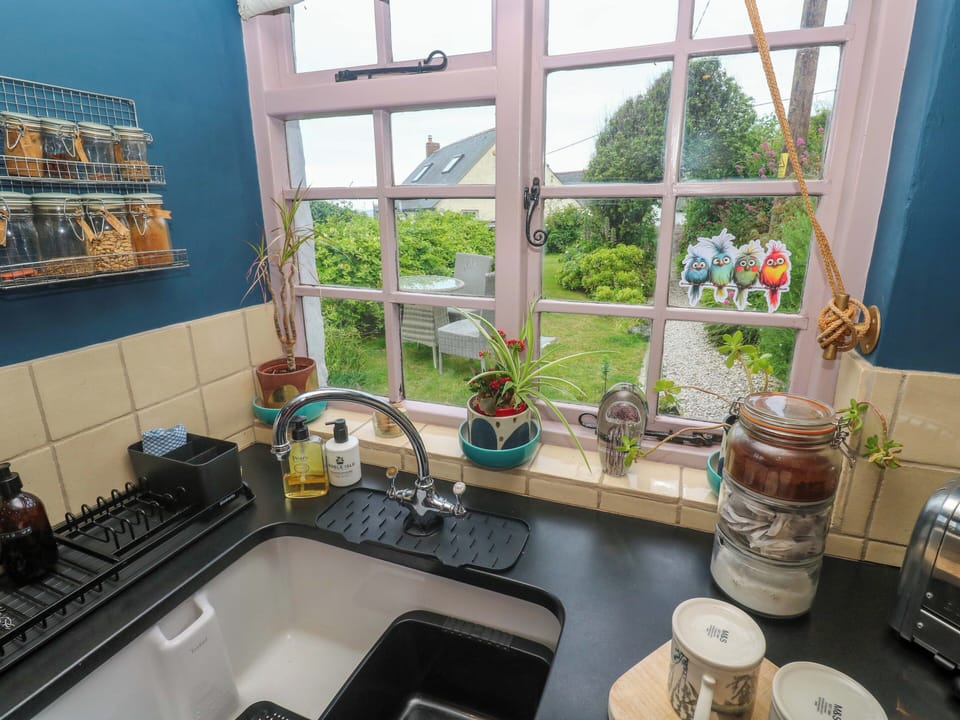 Fridge, microwave, cookware/dishes/utensils