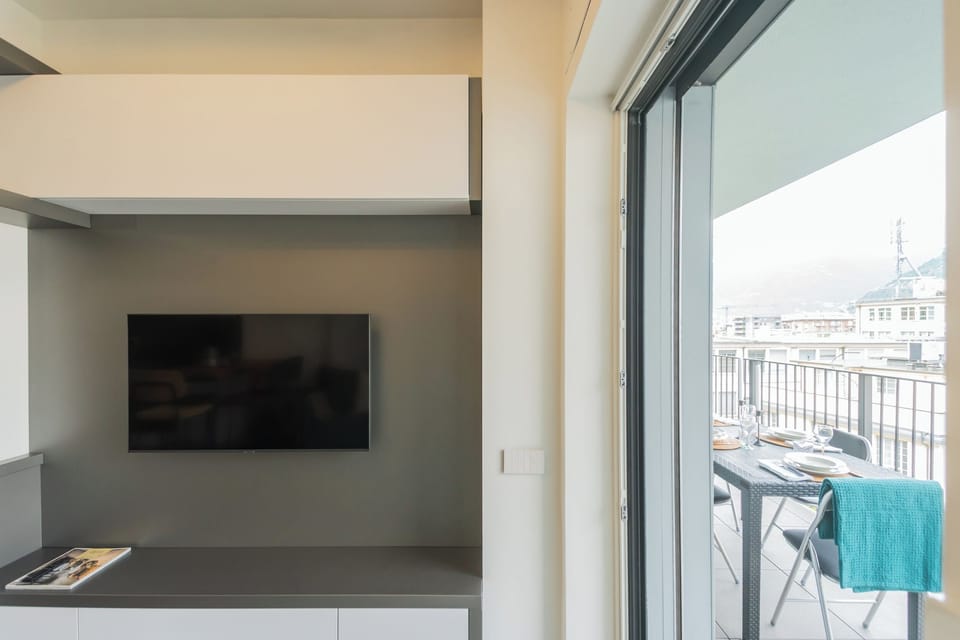 Apartment (1 Bedroom) | Living area | TV