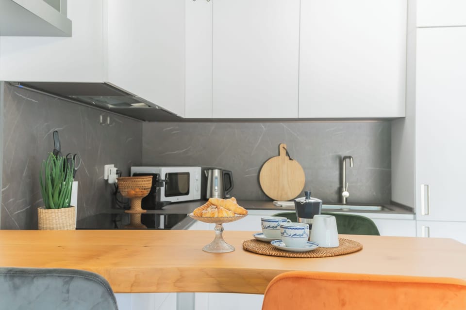 Apartment (1 Bedroom) | Private kitchen | Microwave, oven, stovetop, dishwasher