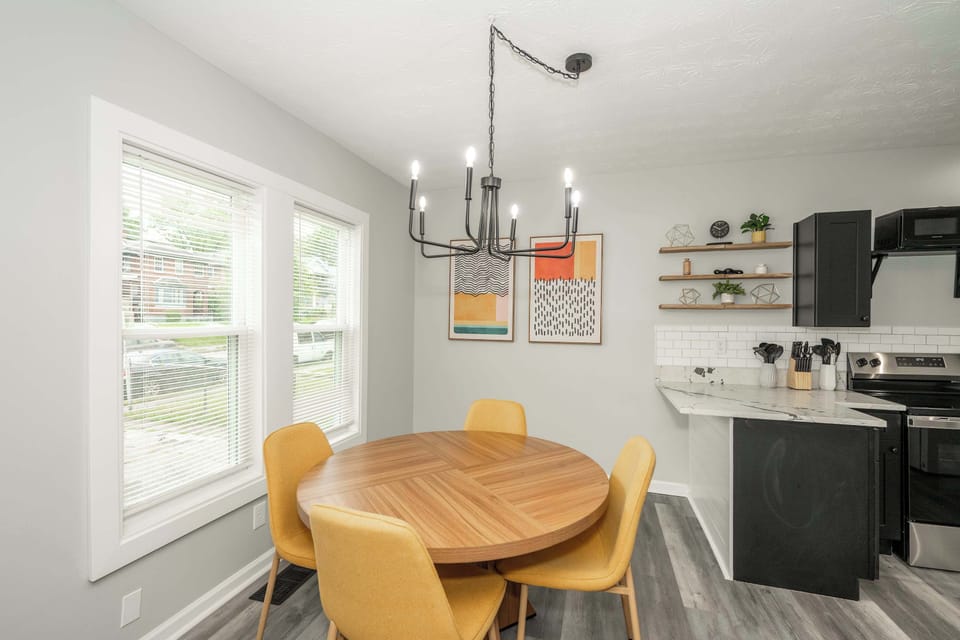 Make mealtime memories together at the stylish dining table, seating 4